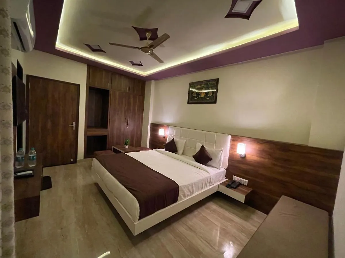 Hotel Kartikey - Nearby Monsoon Palace  우다이푸르