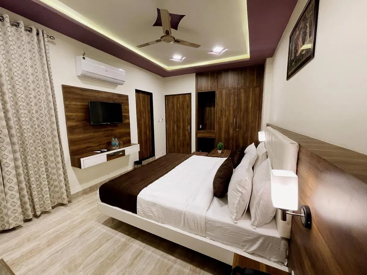 Hotel Kartikey - Nearby Monsoon Palace
