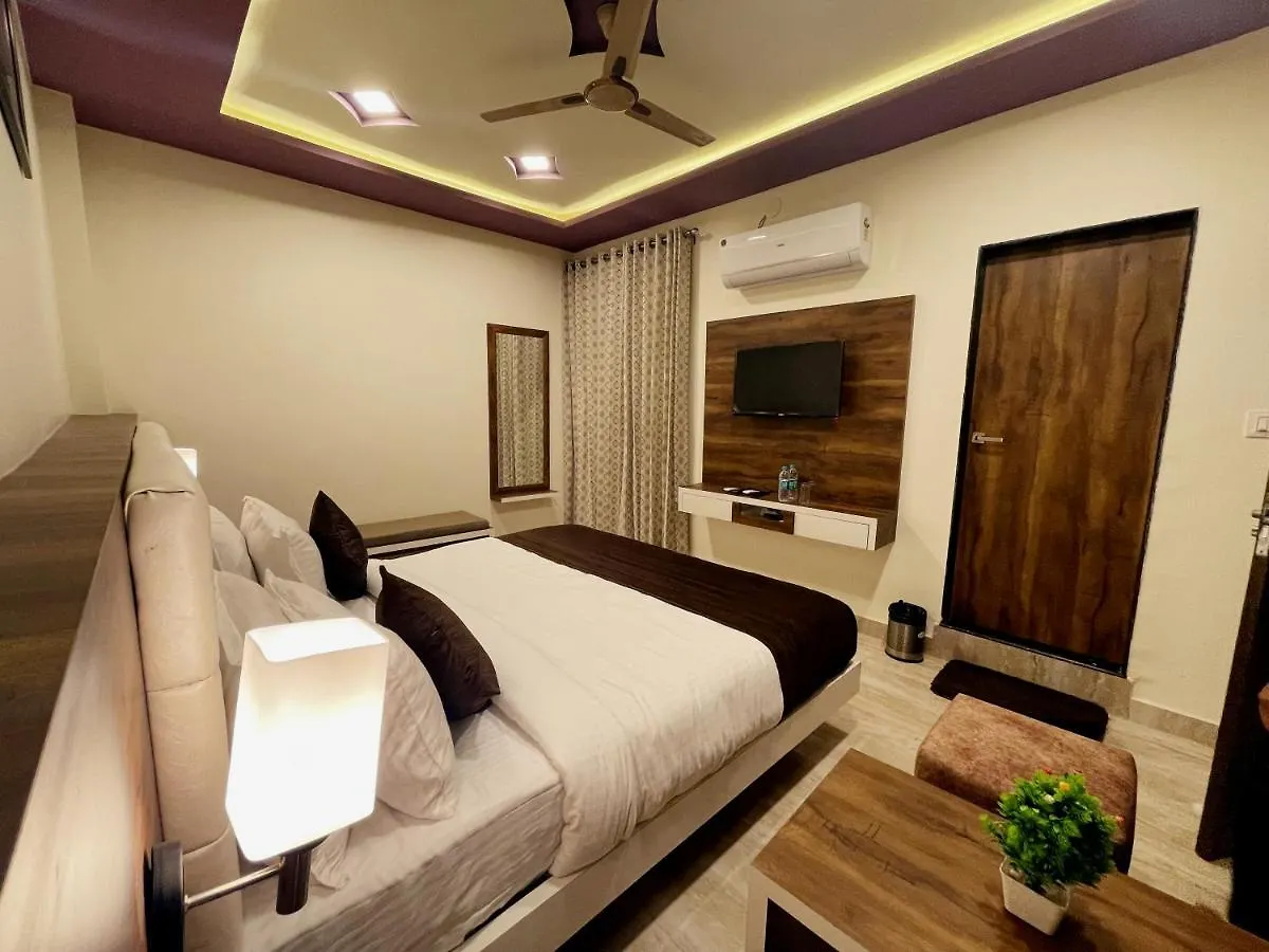 Hotel Kartikey - Nearby Monsoon Palace