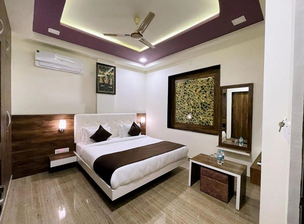 ***  Hotel Kartikey - Nearby Monsoon Palace India